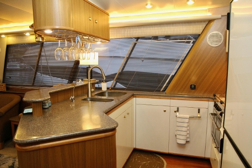 2000 Bayliner 4788 Pilot House Motoryacht, Galley