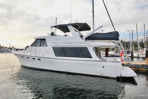 2000 Bayliner 4788 Pilot House Motoryacht, At Dock