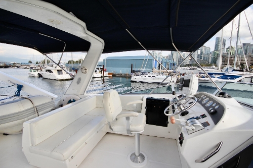 2000 Bayliner 4788 Pilot House Motoryacht, Upper Helm