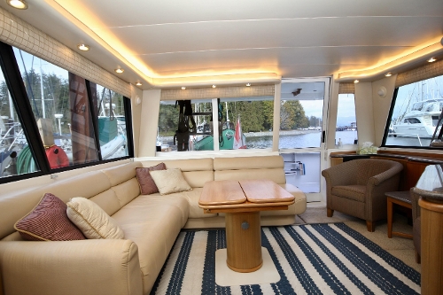 2000 Bayliner 4788 Pilot House Motoryacht, Salon