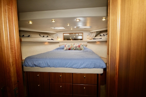 2000 Bayliner 4788 Pilot House Motoryacht, Master Cabin Fwd