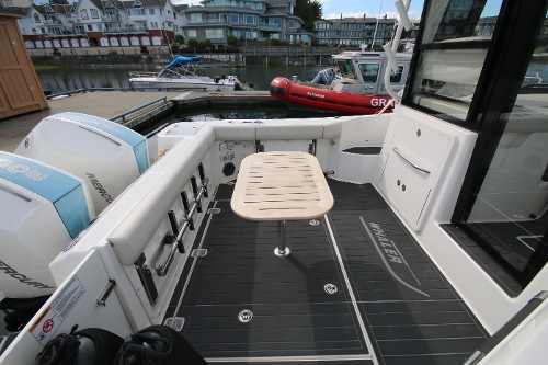 2022 Boston Whaler 325 Conquest Pilothouse, 