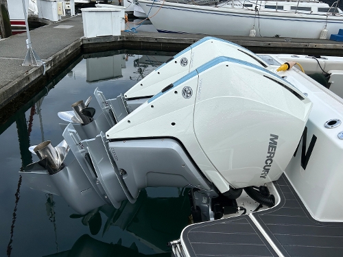 2022 Boston Whaler 325 Conquest Pilothouse, 