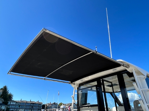 2022 Boston Whaler 325 Conquest Pilothouse, 