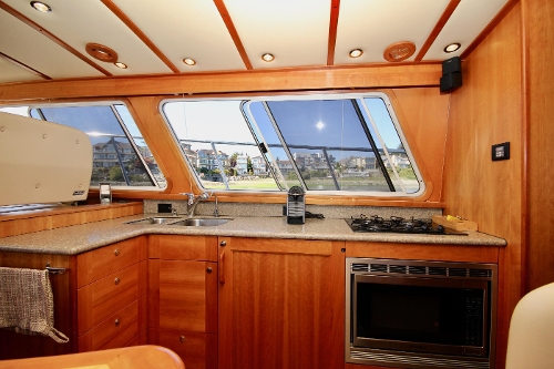 2009 Coastal Craft 450 IPS Flybridge, Galley