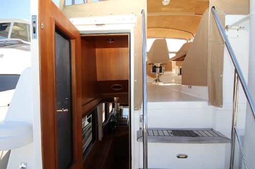 2009 Grand Banks 47 Heritage CL, Aft Deck Entry