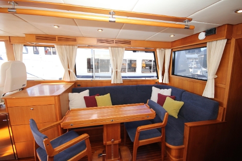 2009 Grand Banks 47 Heritage CL, Salon