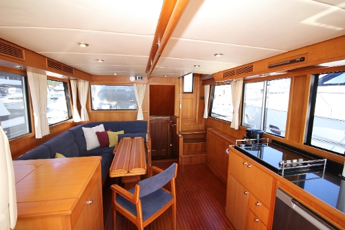 2009 Grand Banks 47 Heritage CL, Salon