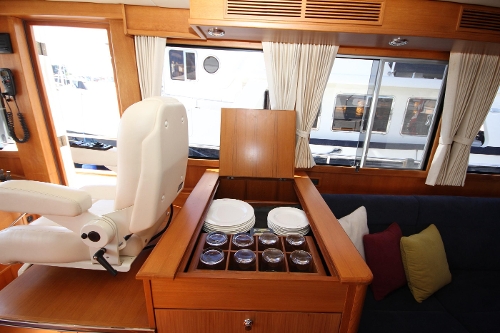 2009 Grand Banks 47 Heritage CL, Salon