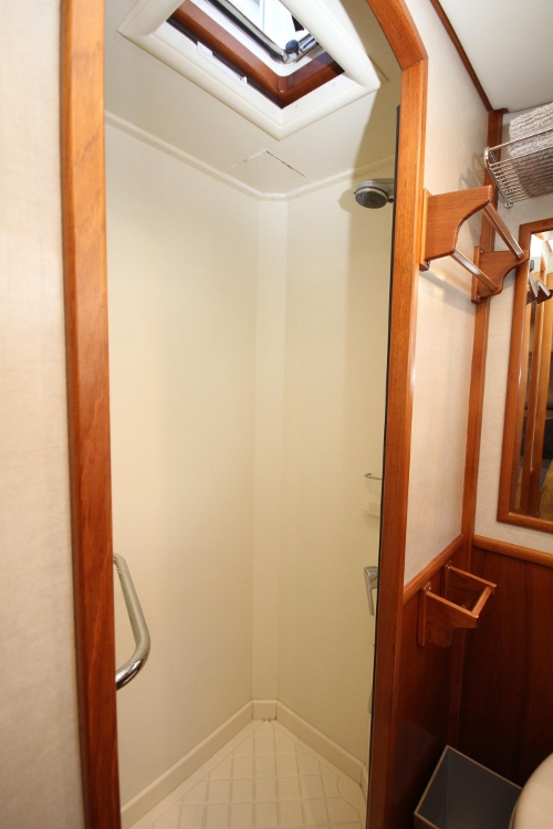 2009 Grand Banks 47 Heritage CL, Master Head and Shower