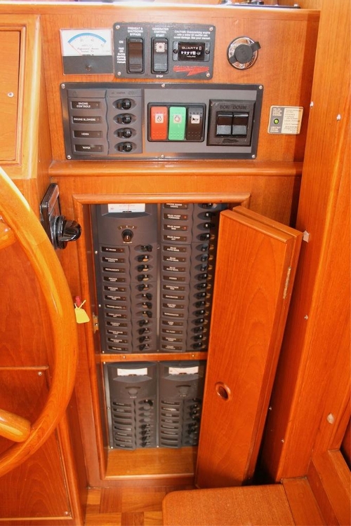 2001 Grand Banks Classic, Switch Panels