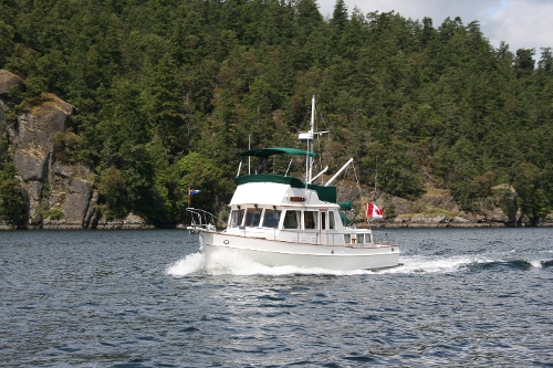 2001 Grand Banks Classic, At Sea