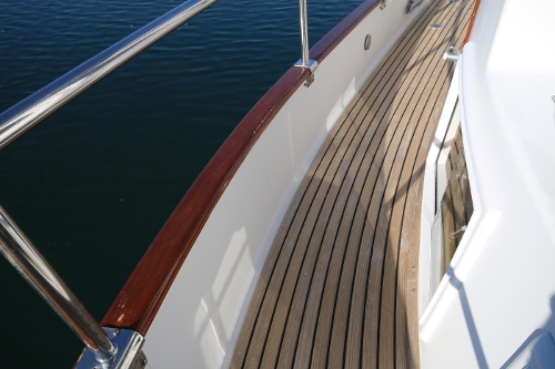 2001 Grand Banks Classic, Side Decks