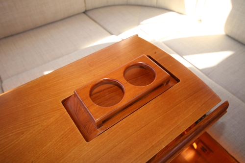 2001 Grand Banks Classic, Salon Table Detail