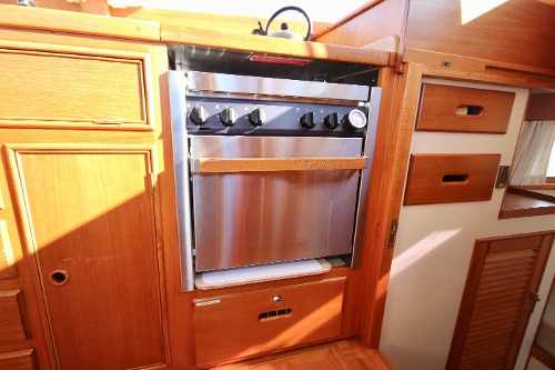 2001 Grand Banks Classic, Galley