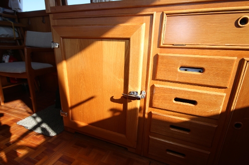 2001 Grand Banks Classic, Galley