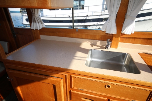 2001 Grand Banks Classic, Galley