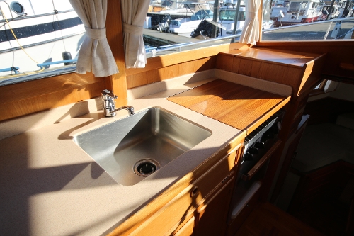 2001 Grand Banks Classic, Galley