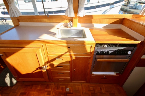 2001 Grand Banks Classic, Galley
