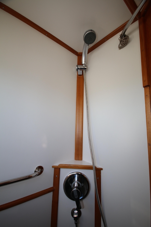 2001 Grand Banks Classic, Forward Head and Shower
