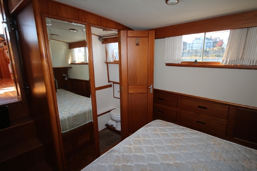 2001 Grand Banks Classic, Master Cabin Aft