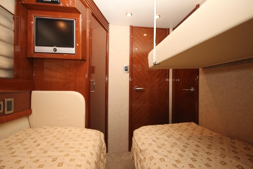 2007 Marquis 65, Port guest cabin