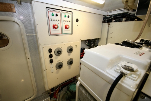 2007 Marquis 65, Engine room detail