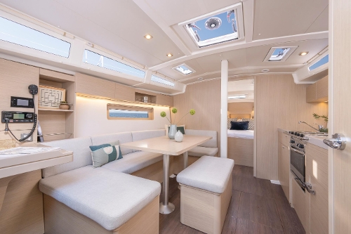 2025 Beneteau Oceanis 37.1, 