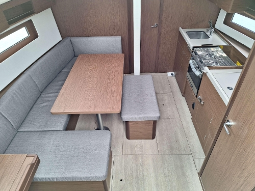 2025 Beneteau Oceanis 37.1, 