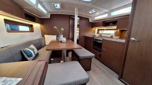 2025 Beneteau Oceanis 37.1, 