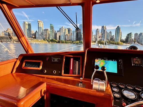 1996 Fleming 55, Pilothouse helm