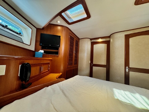 1996 Fleming 55, Forward primary cabin