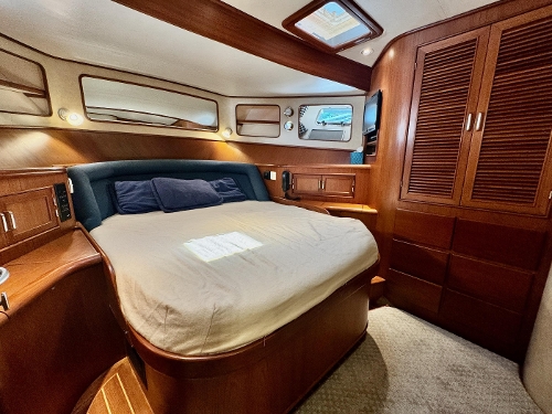 1996 Fleming 55, Forward primary cabin