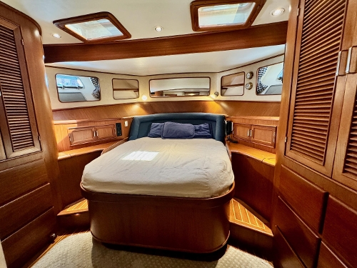 1996 Fleming 55, Forward primary cabin