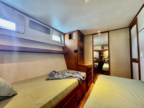 1996 Fleming 55, Starboard guest cabin