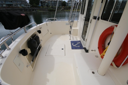 2004 Nordic Tug 37 Flybridge, 