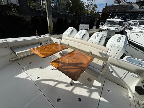 2023 Boston Whaler 405 Conquest, 