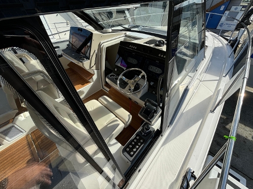 2023 Boston Whaler 405 Conquest, 