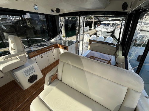 2023 Boston Whaler 405 Conquest, 