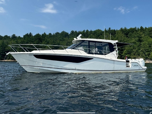 Boston Whaler 405 Conquest 2023