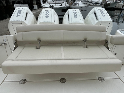 2023 Boston Whaler 405 Conquest, 