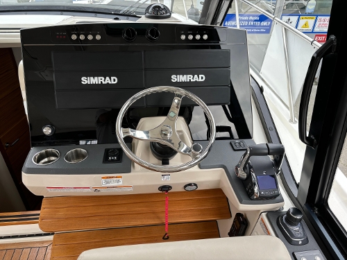 2023 Boston Whaler 405 Conquest, 