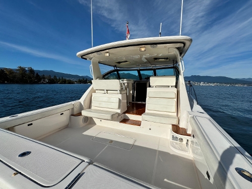 2003 Tiara Yachts 3800 Open, Cockpit