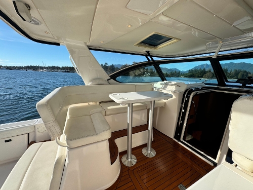 2003 Tiara Yachts 3800 Open, Settee