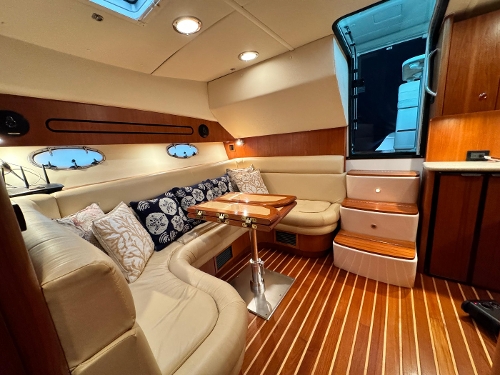 2003 Tiara Yachts 3800 Open, Salon