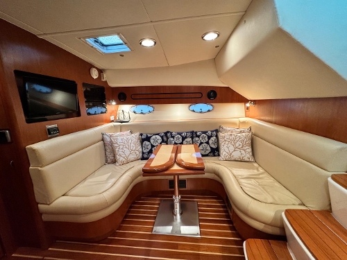 2003 Tiara Yachts 3800 Open, Salon