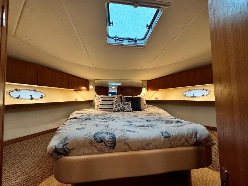 2003 Tiara Yachts 3800 Open, Cabin