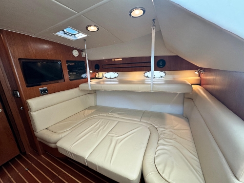 2003 Tiara Yachts 3800 Open, Salon Berths