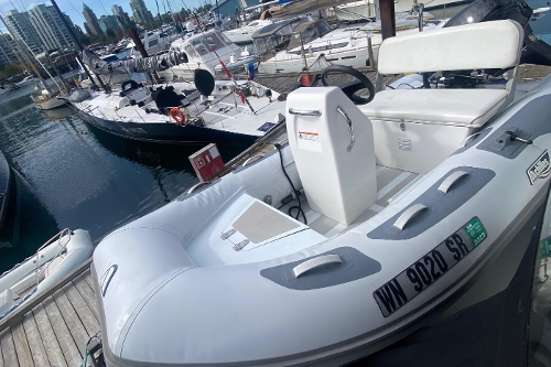 2003 Carver 460 Voyager, 