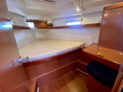 2010 Beneteau Oceanis 40, 